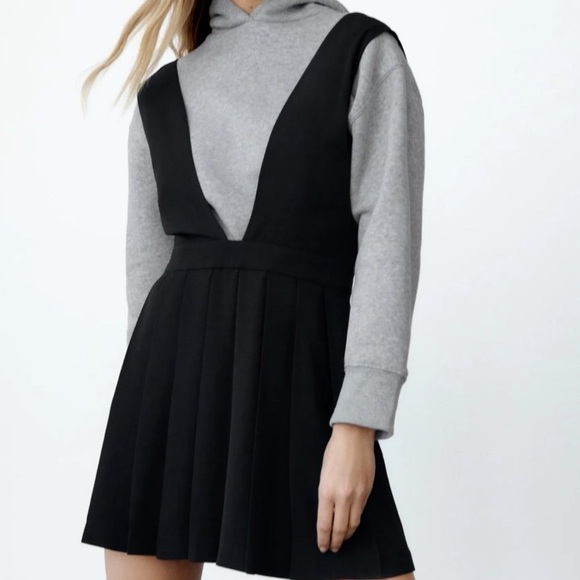 Box Pleat Pinafore Dress - Picture 2 of 5